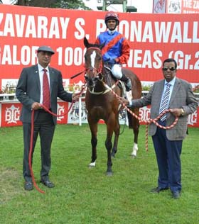 Trainer Arjun Mangalorkar and Kaliayaperumal leading in Run For The Sun (Aleemuddin up), winner of Kunchikal Falls Plate at Bangalore on Friday.