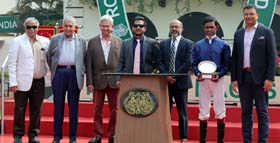 Freeze of the presentation Ceremony of Aslam Kader Salver won by Ekatarina at Mumbai on Sunday.