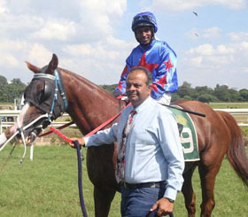 Trainer Subhag Singh leading in Marlboro Man (Haridas Gore up), winner of Star Millionaire Plate at Pune on Sunday. Photo credit: Amit Gupta